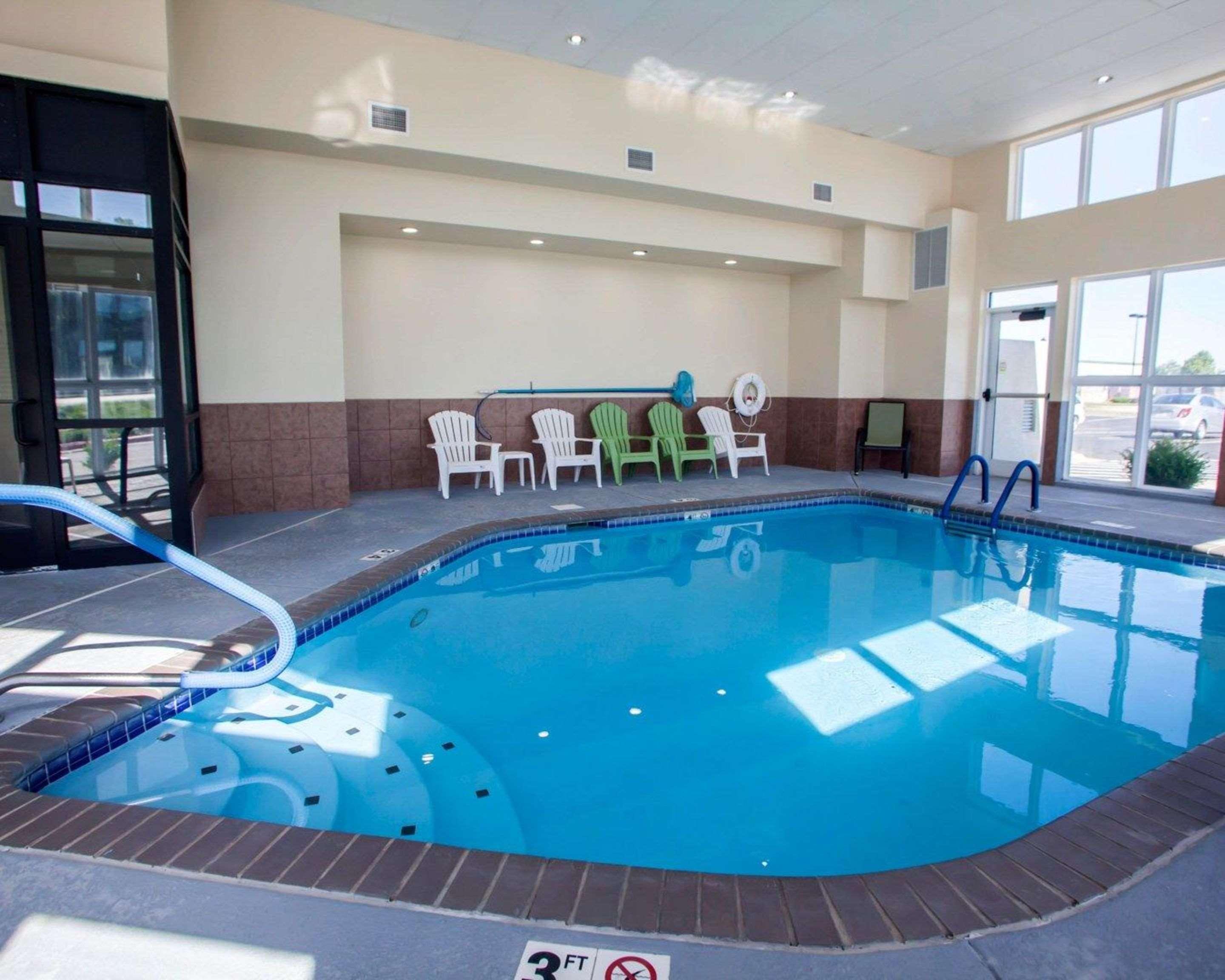 Comfort Inn & Suites Harrisonville Exterior foto